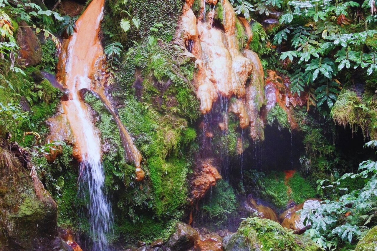 Caldeira Velha thermal pool