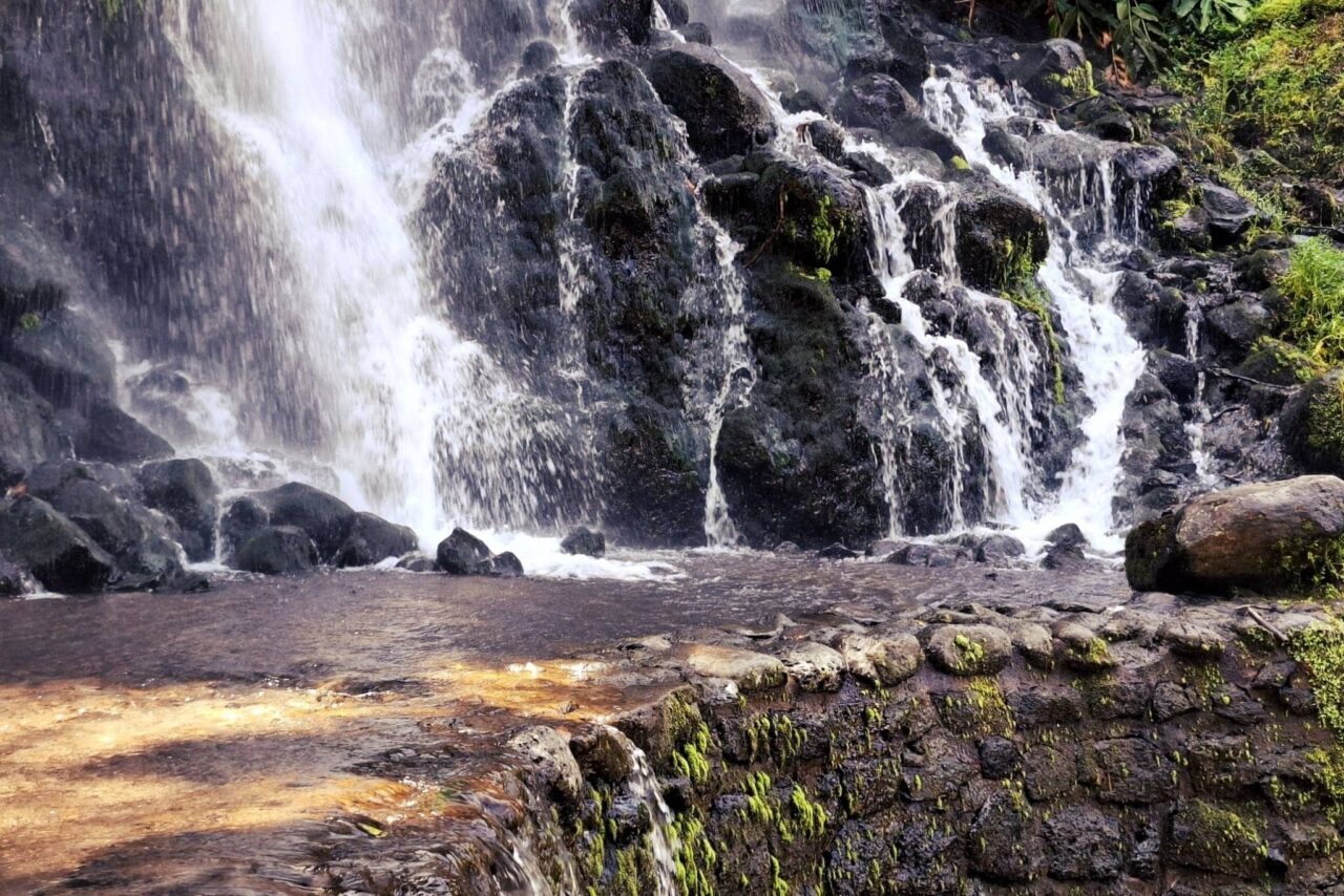 Ribeira dos Caldeirões tour