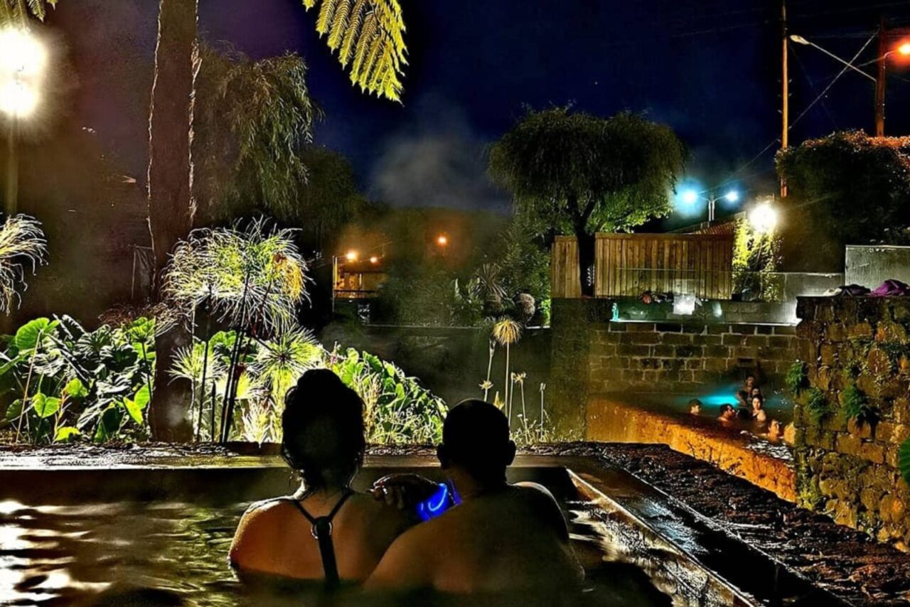 thermal pool at night Dona Beija